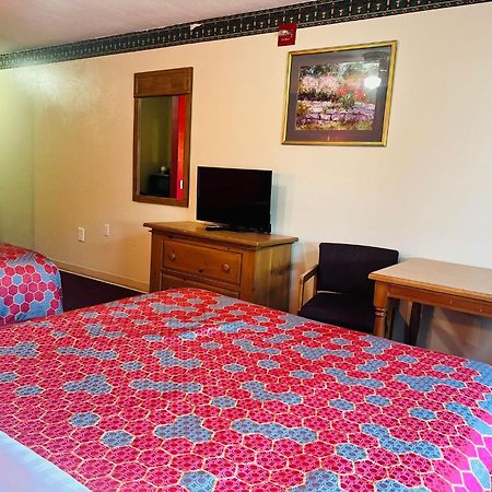 Fort Atkinson Villa Inn Motel Near Hwy 12 Wi Capital O المظهر الخارجي الصورة