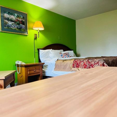 Fort Atkinson Villa Inn Motel Near Hwy 12 Wi Capital O المظهر الخارجي الصورة