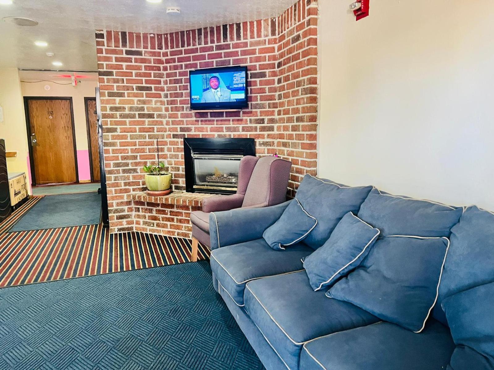 Fort Atkinson Villa Inn Motel Near Hwy 12 Wi Capital O المظهر الخارجي الصورة