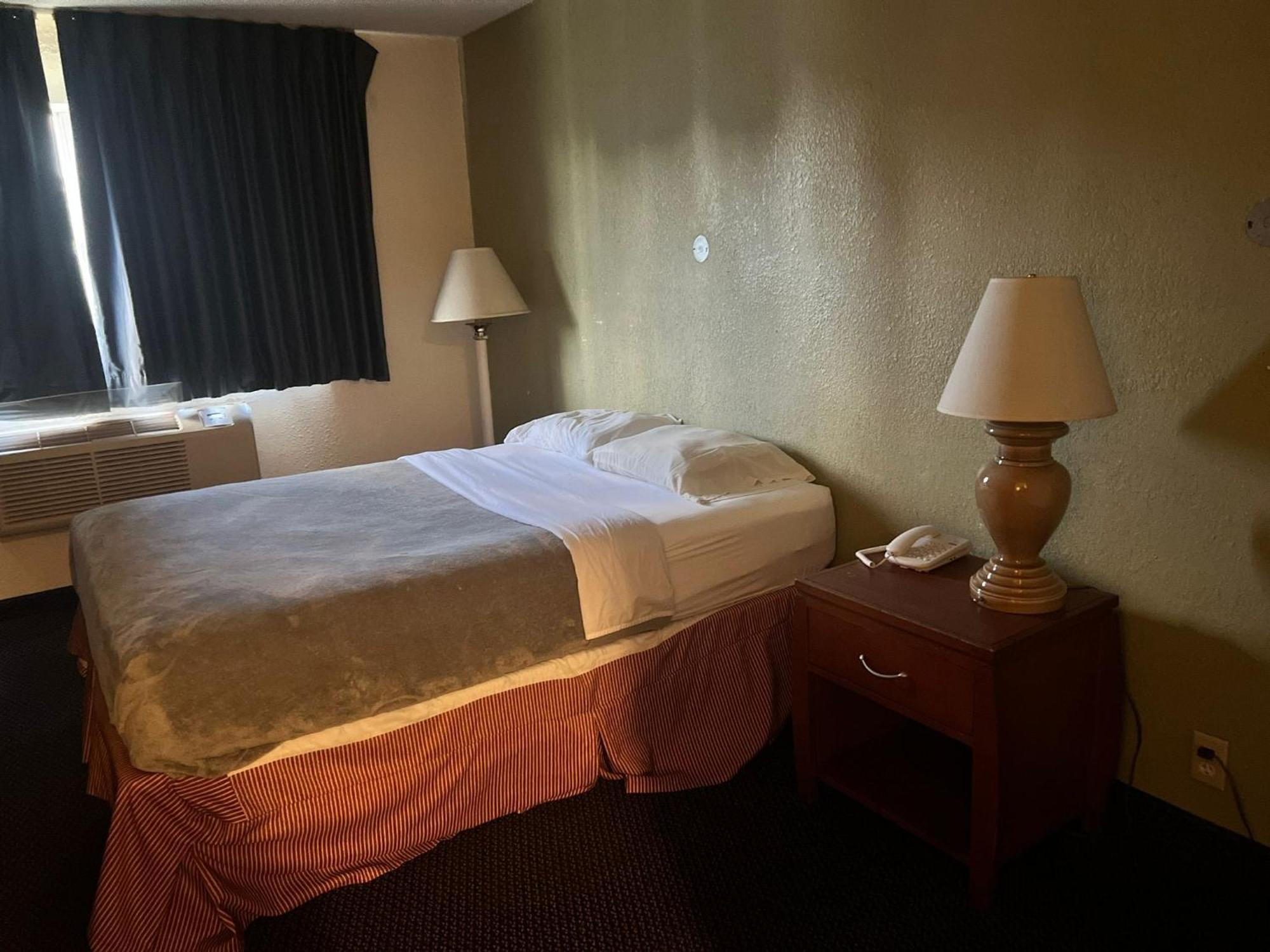Fort Atkinson Villa Inn Motel Near Hwy 12 Wi Capital O المظهر الخارجي الصورة
