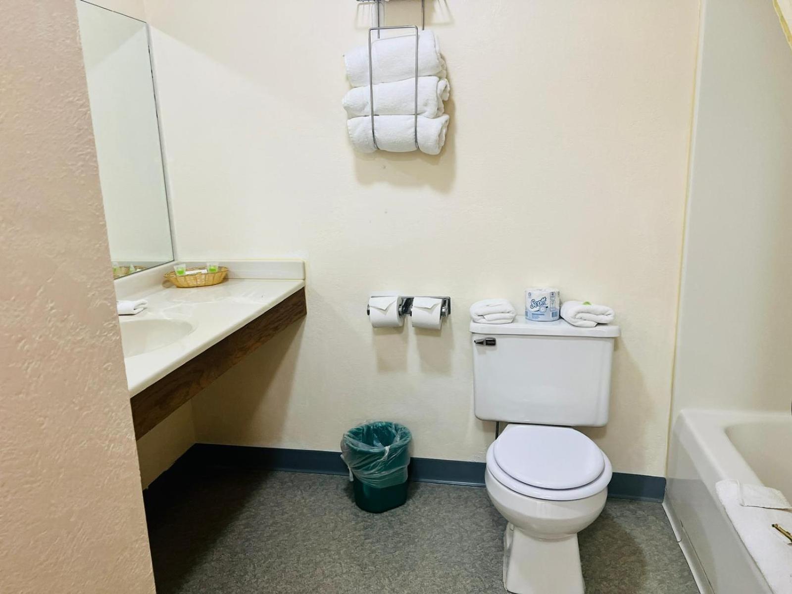 Fort Atkinson Villa Inn Motel Near Hwy 12 Wi Capital O المظهر الخارجي الصورة
