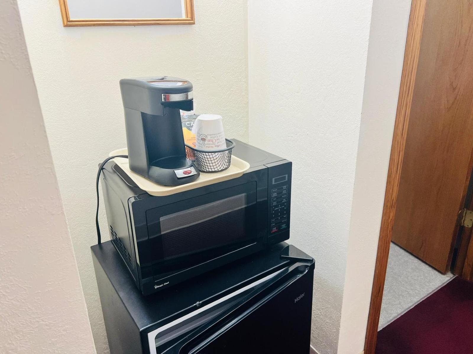 Fort Atkinson Villa Inn Motel Near Hwy 12 Wi Capital O المظهر الخارجي الصورة