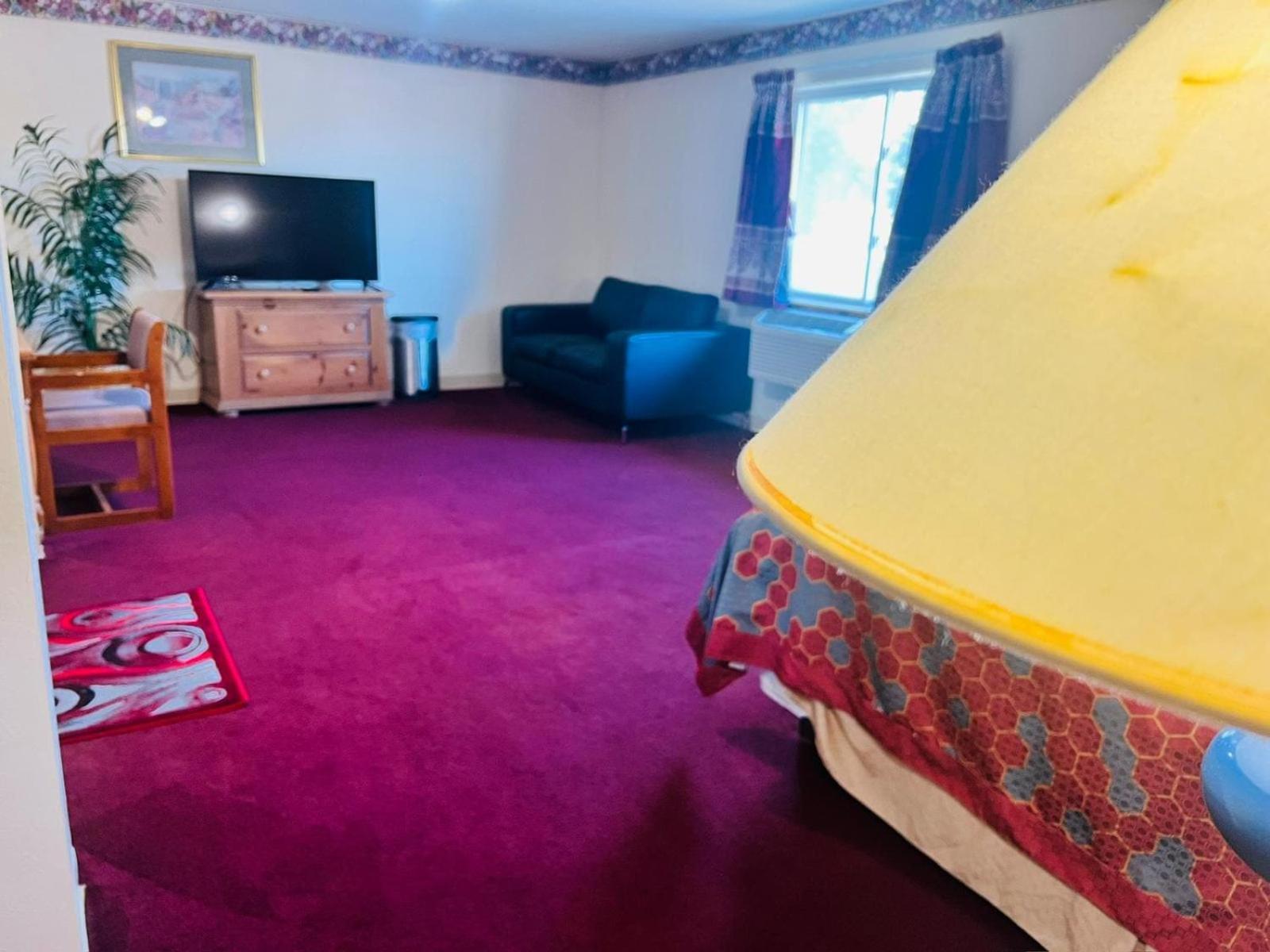 Fort Atkinson Villa Inn Motel Near Hwy 12 Wi Capital O المظهر الخارجي الصورة